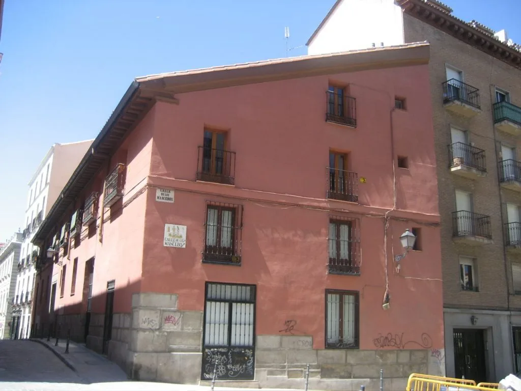 Madrid’s trick houses: built to bamboozle
