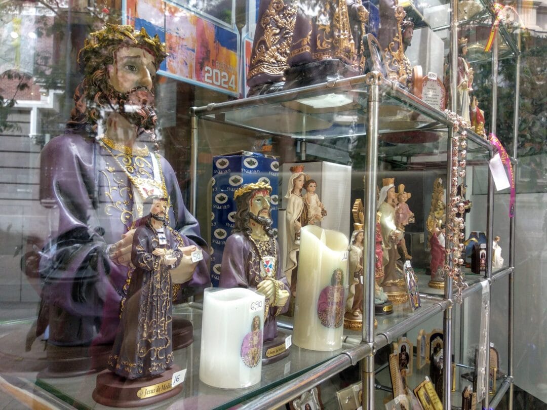 Shop by the church selling figurines of the Christ of Medinaceli