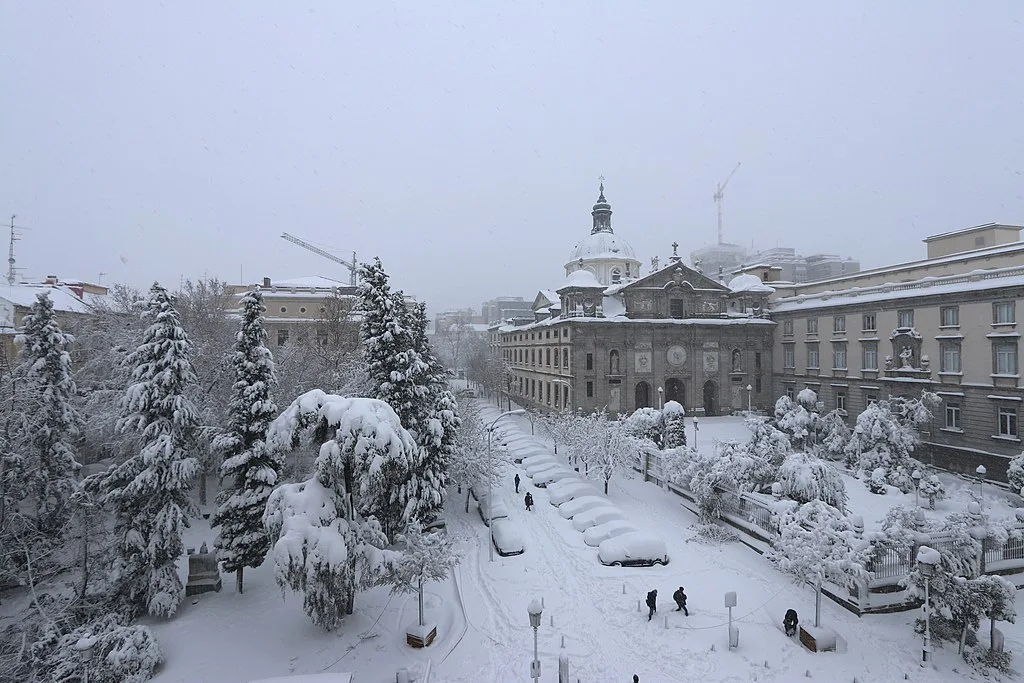 Madrid_-_Winter_from_my_window_-_51007862823-2