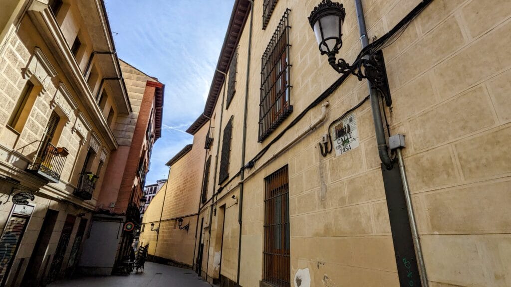 Hidden Madrid : Calle de la Pasa
