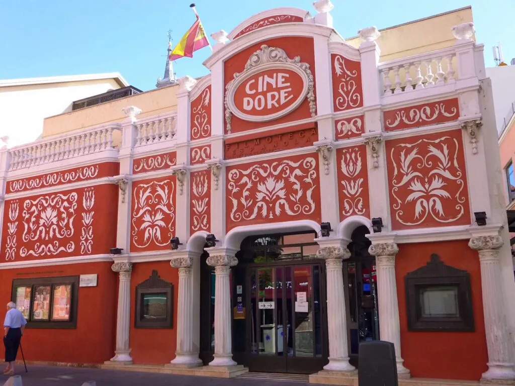 Madrid_-_Cine_Doré