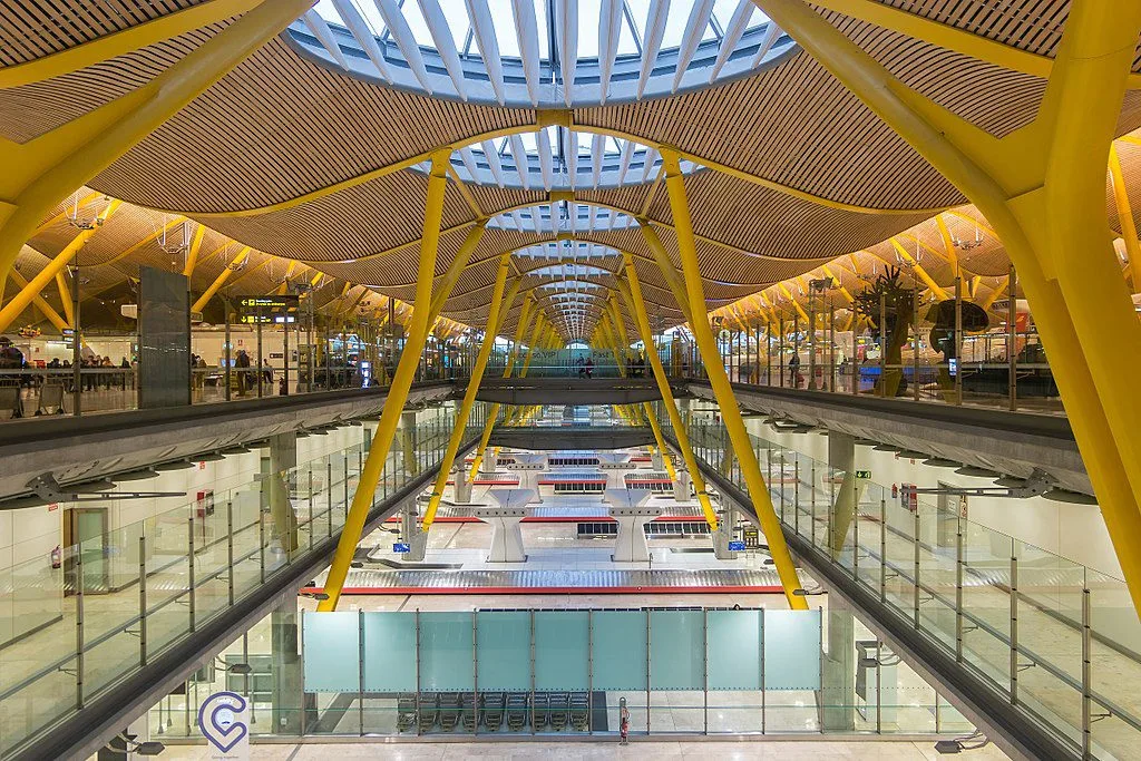 1024px-17-12-14-Flughafen-Madrid-Barajas-RalfR-DSCF1008