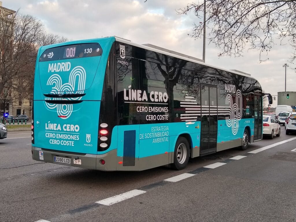 Bus_línea_001_EMT_Madrid_03
